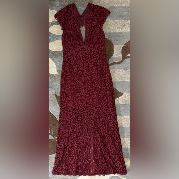 Harlyn Cap Sleeve Front Keyhole & Open Back Embroidered Lace Gown in Pomegranate - Picture 7 of 13